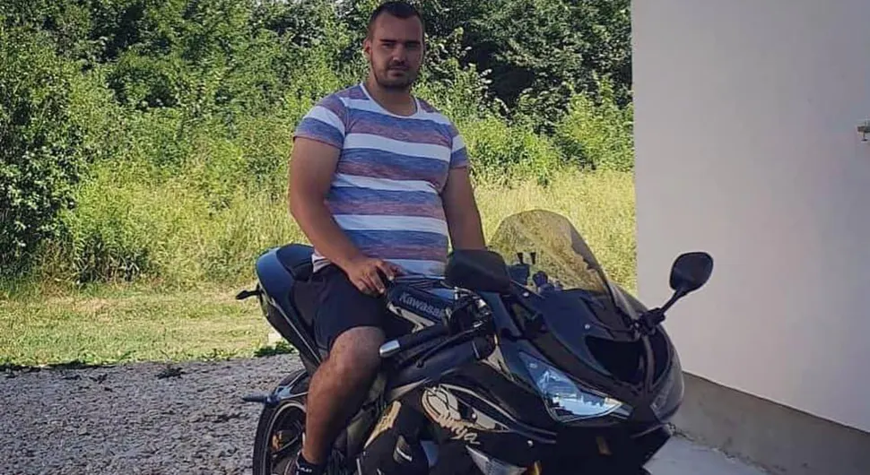 Još jedna tragedija na putevima u BiH: Poginuo mladić (23), motor i tijelo pronađeni u njivi