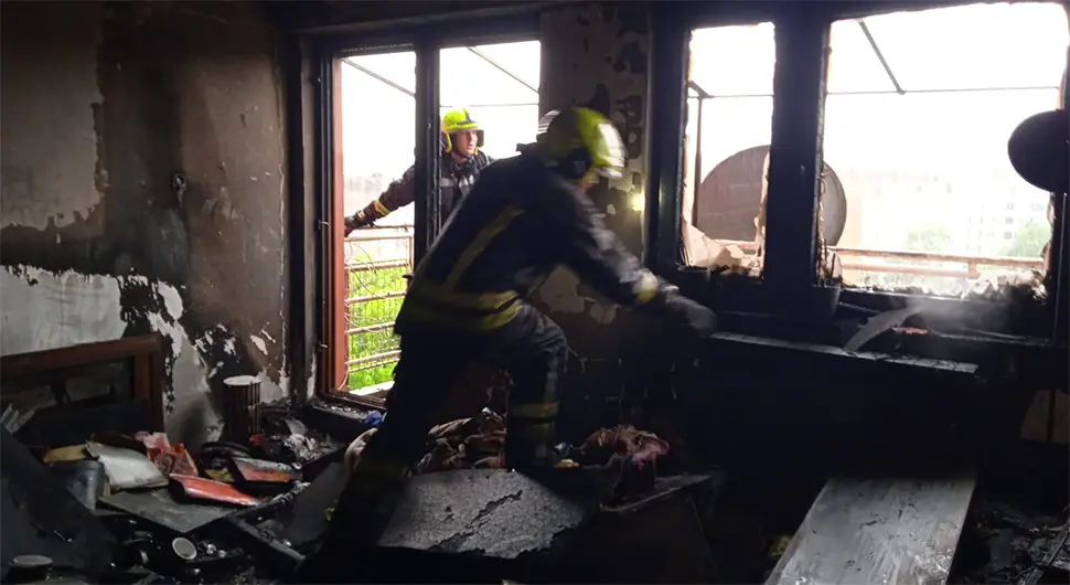 U požaru u Banjaluci povrijeđen vatrogasac