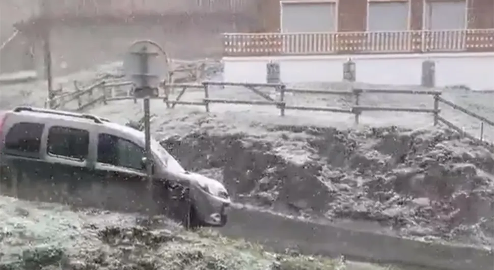 Potpuno ludo vrijeme: Nakon užasnih suša stigao snijeg - VIDEO