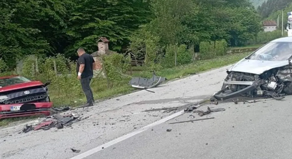 Stravičan sudar pežoa i pasata: Više povrijeđenih - FOTO