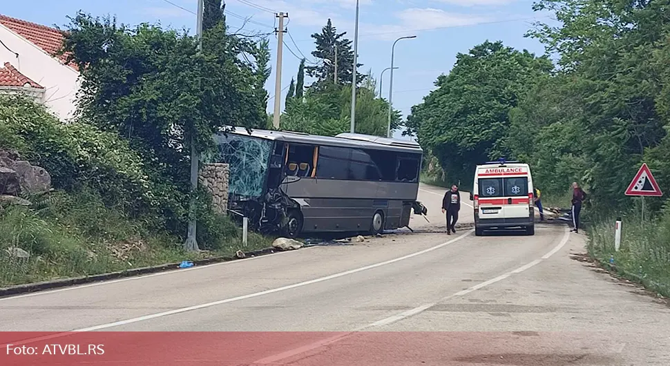 Detalji nesreće kod Trebinja: Poginuli vozač autobusa i putnik