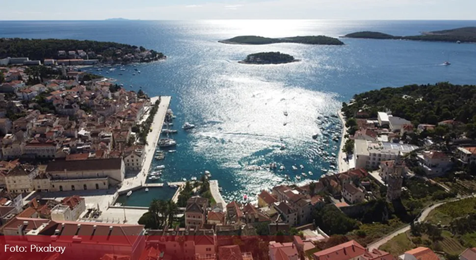 649ab6ac2cf99-hvar.webp