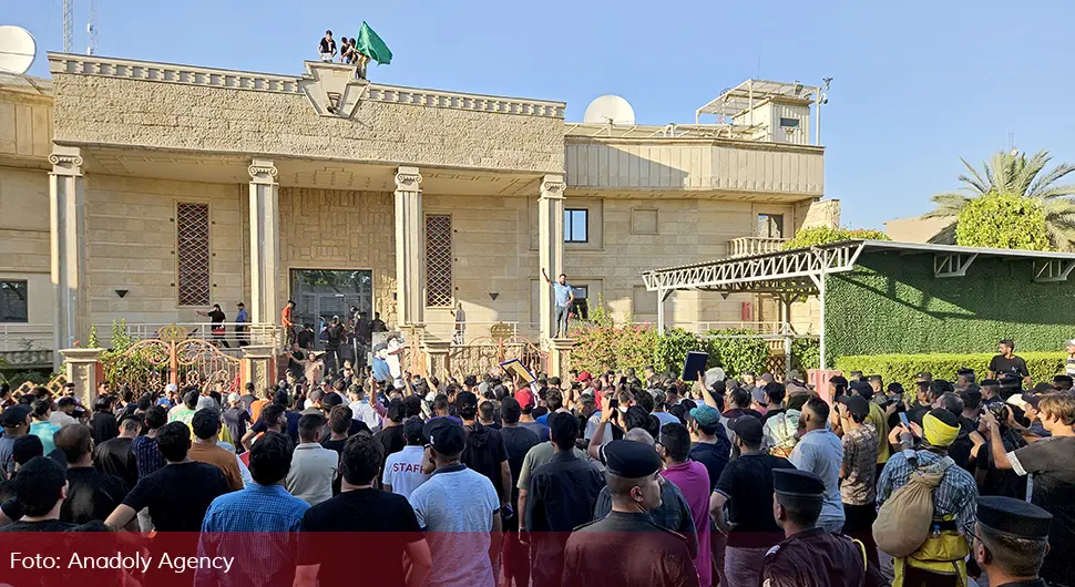 Demonstranti upali u dvorište švedske ambasade u Bagdadu zbog spaljivanja Kurana