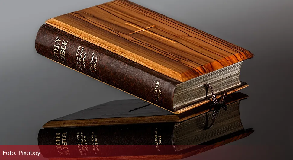 Poslije Kurana, na meti Tora i Biblija: Švedska odobrila novo paljenje svetih knjiga