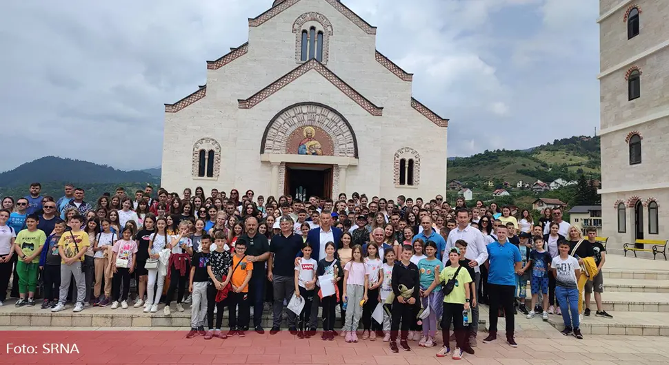 Djeca sa Kosmeta dočekana u Višegradu