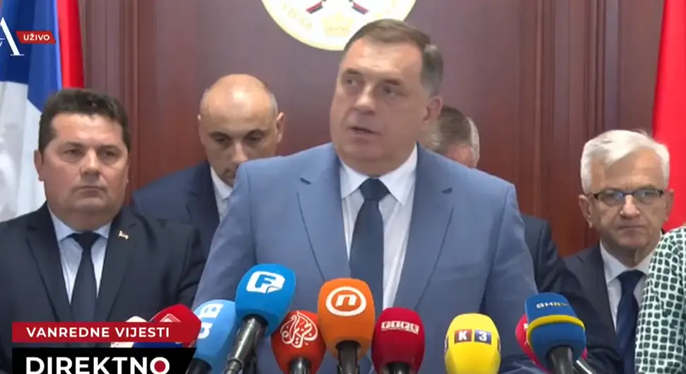 Dodik: Do petka do 12 časova Ustavni sud da ukine odluku!