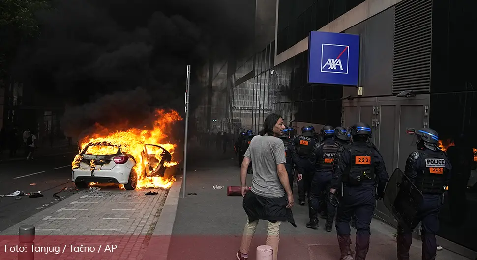 Haos u Francuskoj: Uveden policijski čas, gore automobili