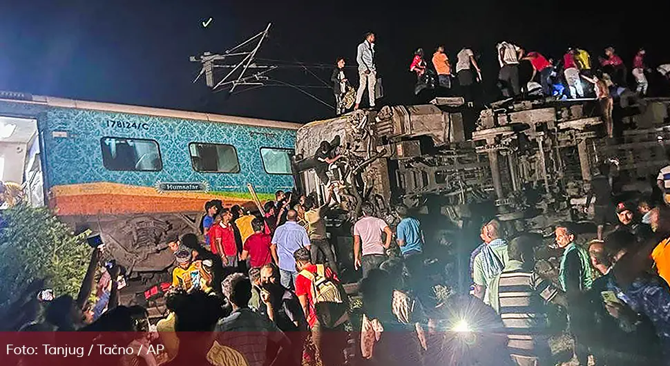 Željeznička nesreća u Indiji: Strahuje se da je poginulo najmanje 70 ljudi