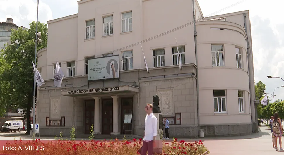 Zatražena smjena direktorice Narodnog pozorišta zbog skidanja zastave Srpske