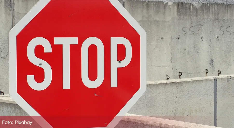 Saobraćajna signalizacija nasmijala građane: Pogledajte kako su napisali STOP