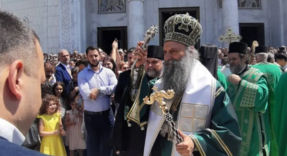 Mošti Svetog Nikolaja srpskog ispraćene za Lelić (FOTO)