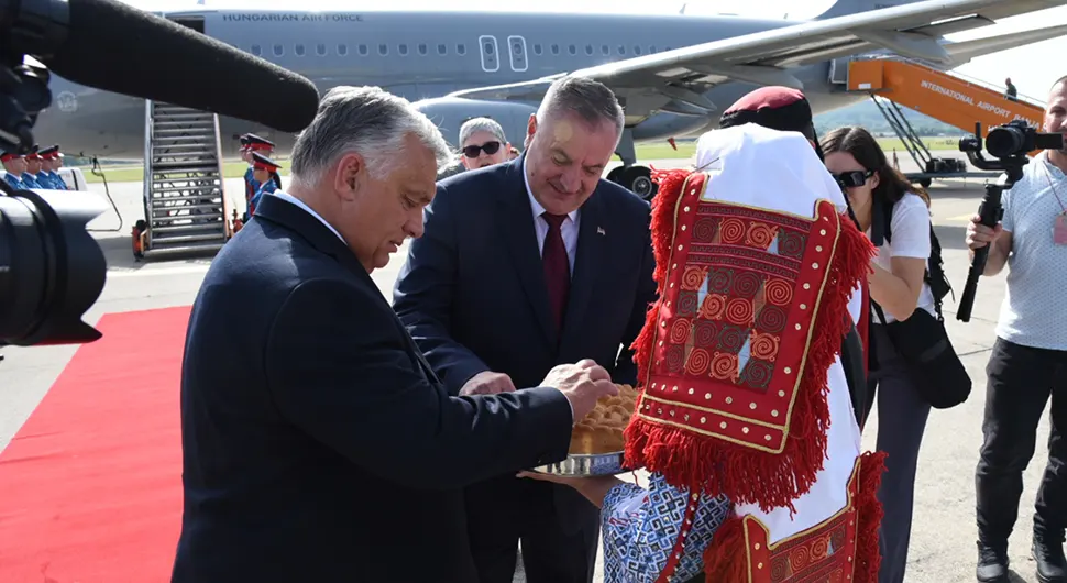 Orban i delegacija Mađarske stigli u posjetu Srpskoj, dočekao ih Višković (VIDEO)
