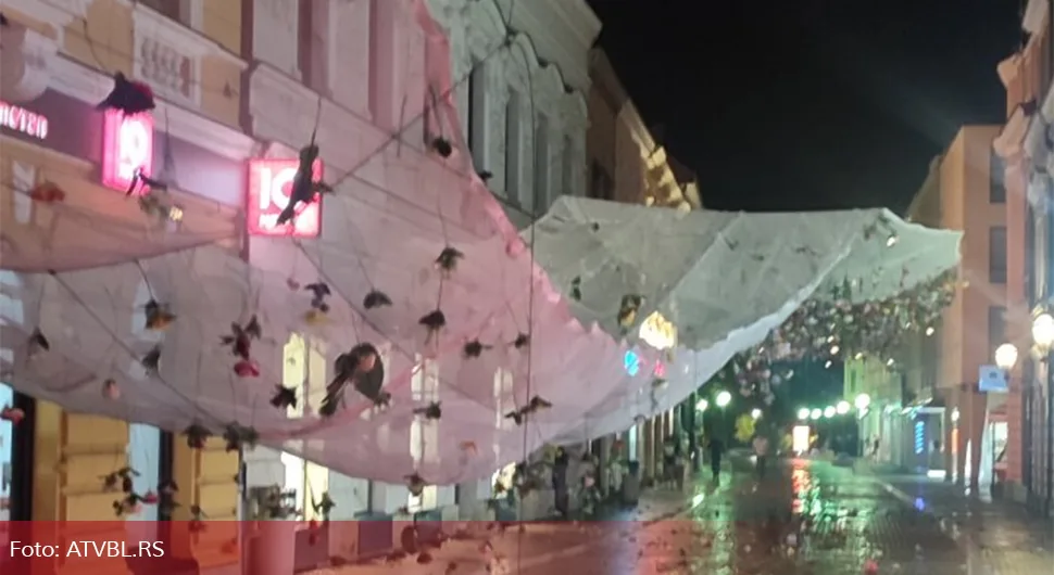 Nevrijeme uništilo dekoraciju u Gospodskoj ulici