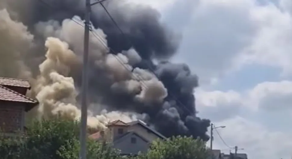 Požar u Zemunu, ima povrijeđenih