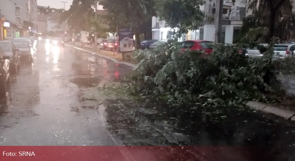 Višemilionska šteta u Bijeljini nakon strašnog nevremena