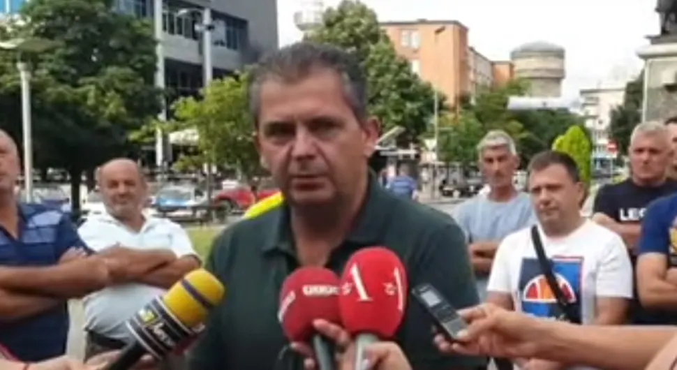 Petrović odbio farmere iz Semberije: Gradonačelnik želi da proizvodnja nestane