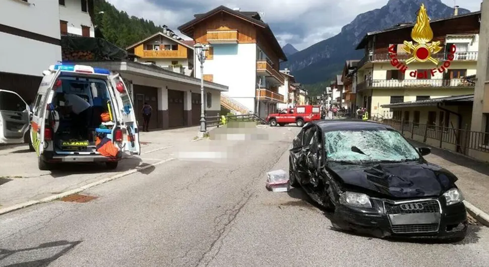 Tijela leže na ulici, audi potpuno uništen: Stravični prizori sa mjesta gdje je poginuo mali Matija