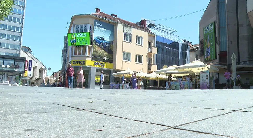 Narednih dana još toplije, beton pod nogama topi đonove