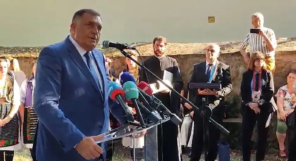 64e0e828c6d0e-dodik.webp
