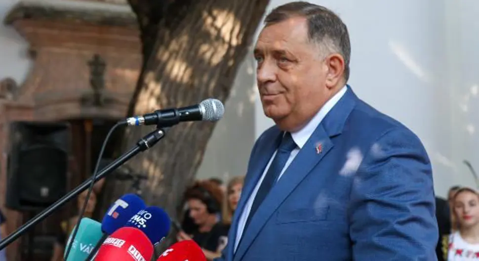 Dodik: SPC i vladika Lukijan čuvaju srpsku kulturu, srpski narod, srpsko trajanje i bivstvovanje u Mađarskoj