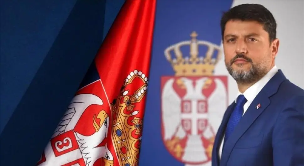 Uprkos odluci Ustavnog suda, Božoviću onemogućen ulazak u Crnu Goru