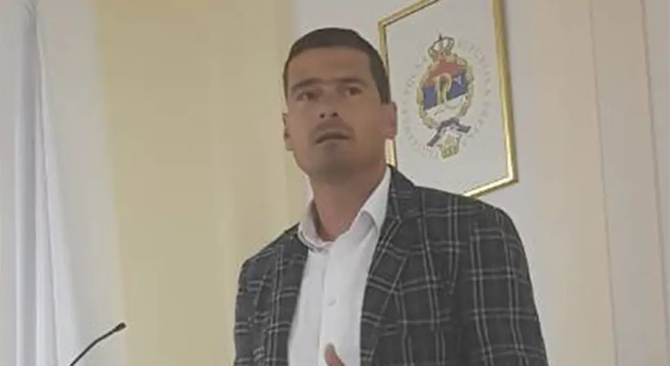 Grahovac: Krajnje vrijeme da oni koji flertuju sa Sarajevom prestanu da obmanjuju javnost