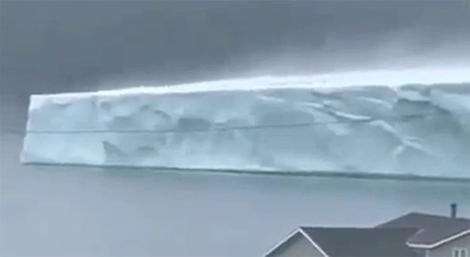 Ljudi su šokirani: Dron snimio ogromnu santu ledu kako plovi do obale