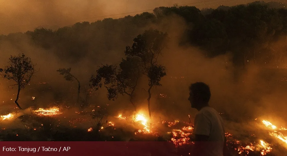 Požari se i dalje šire u Grčkoj