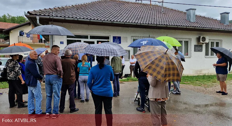 Mještani Karanovca protestuju zbog infrastrukturnih problema: Stanivukoviću dali rok