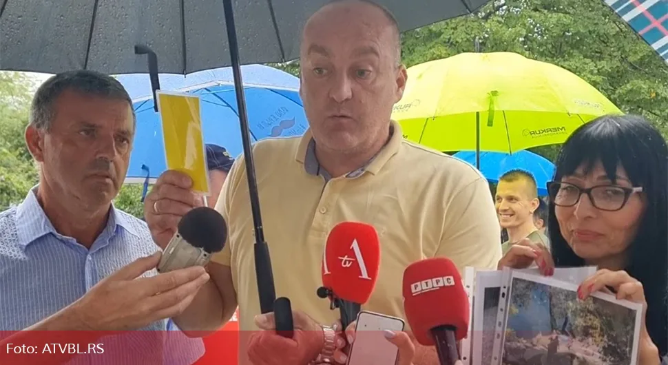 Mještani Karanovca dali Stanivukoviću žuti karton