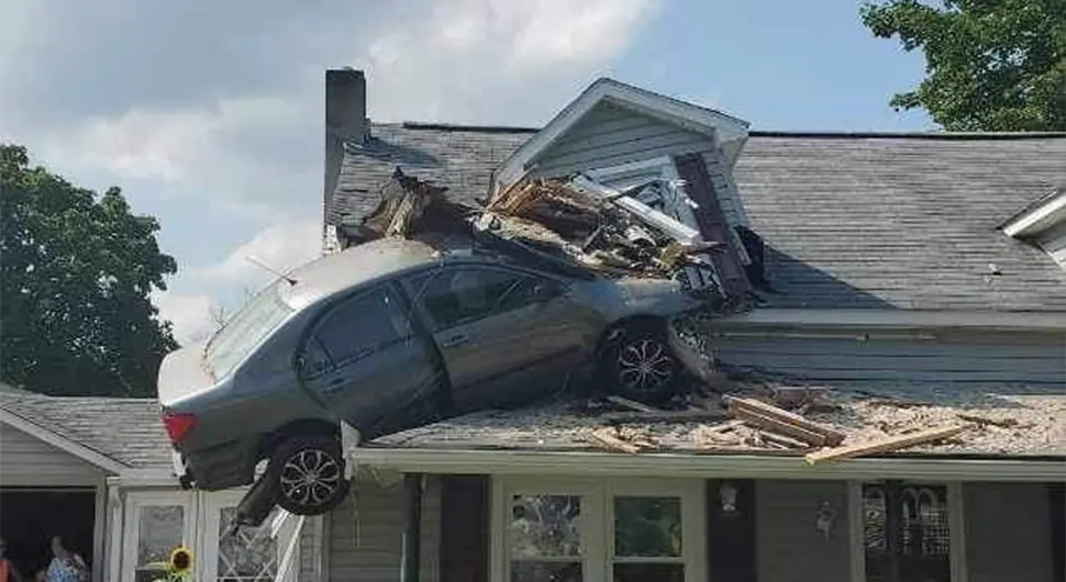 Automobilom uletio u drugi sprat kuće u Pensilvaniji