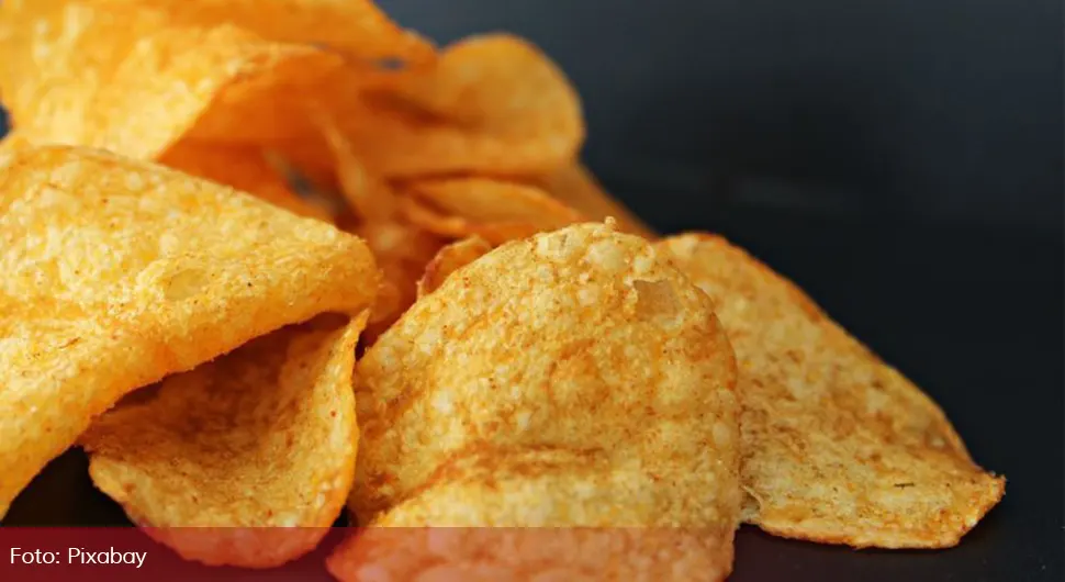 potato-chips-4487371280-830x0.webp