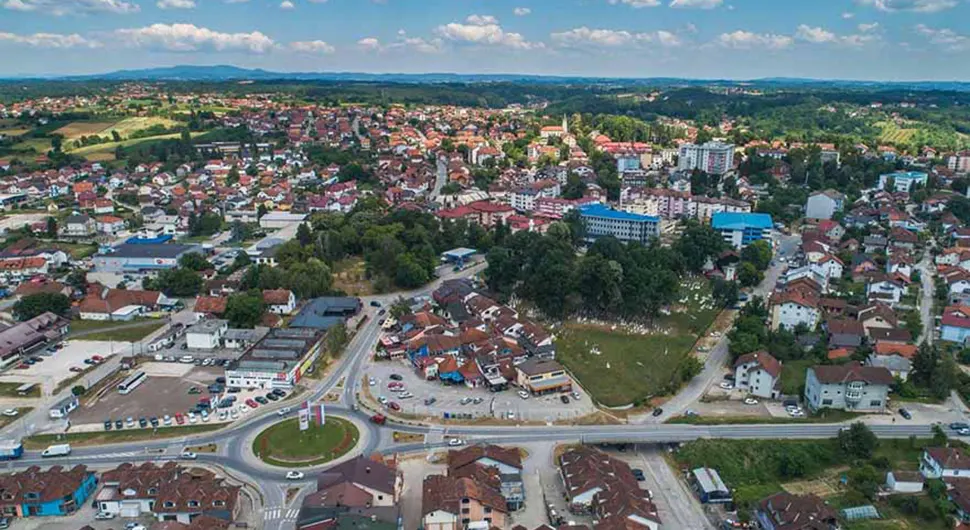 Zbog iznenadne smrti gimnazijalca otkazana nastava i manifestacije u Prnjavoru