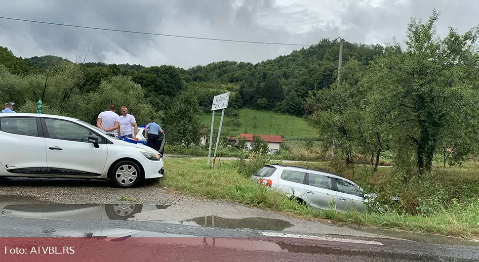 Nezgoda na magistralnom putu Banjaluka-Čelinac, autom sletio u kanal