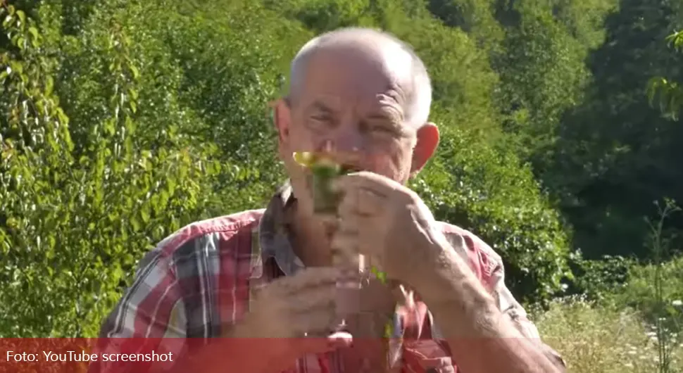 Stanko jede travu, žabe i puževe - Najslađi su crvi iz drveta