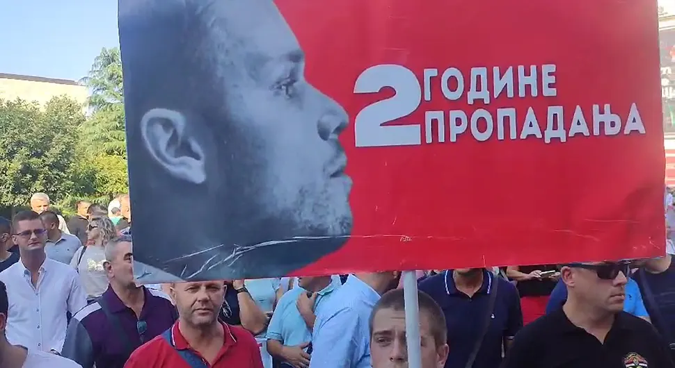 Veliki broj građana na protestu protiv Stanivukovića