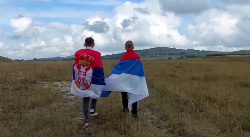 Učenici škole iz Stričića proslavili Dan srpskog jedinstva, slobode i nacionalne zastave