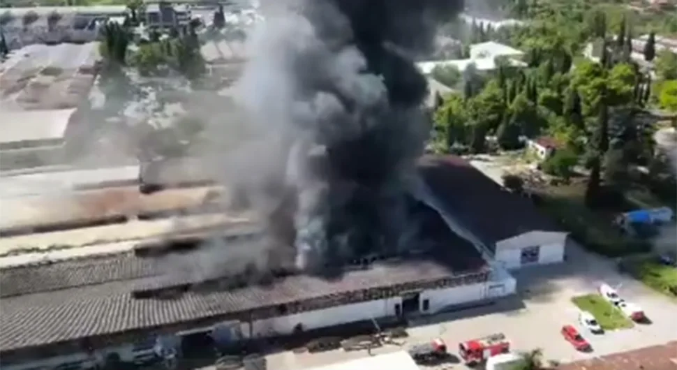 Veliki požar u fabrici Fero Keš