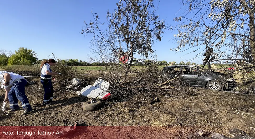 Detalji tragedije: U padu aviona poginuli otac i sin, tri osobe zadobile teške opekotine