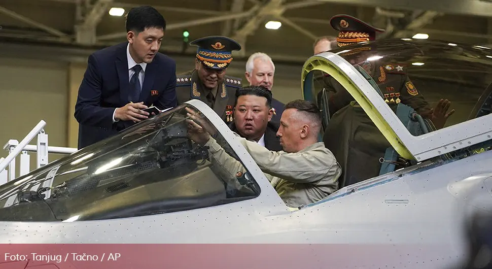 Pogledajte oduševljenje Kim Džong Una kada je vidio avion Su-35