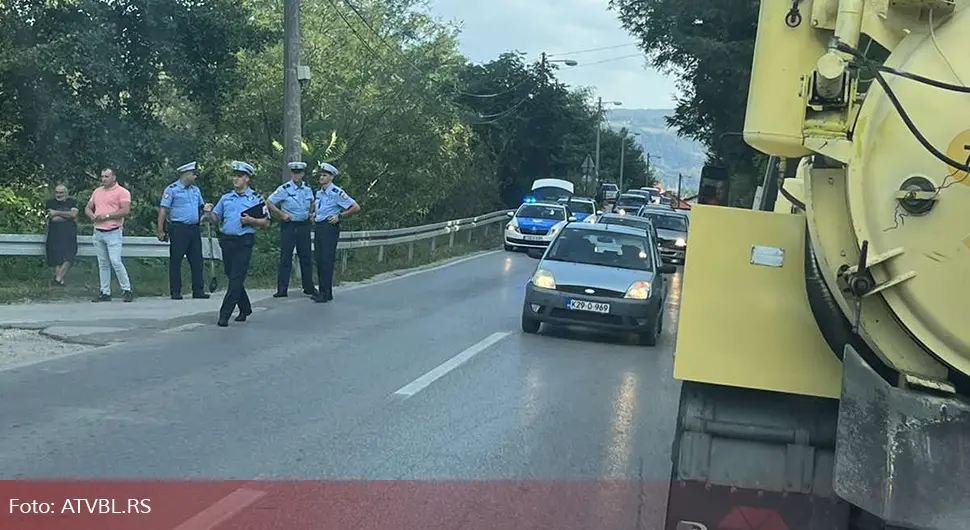Tragedija u Banjaluci: Poginuo vozač nakon što je sletio u kanal!