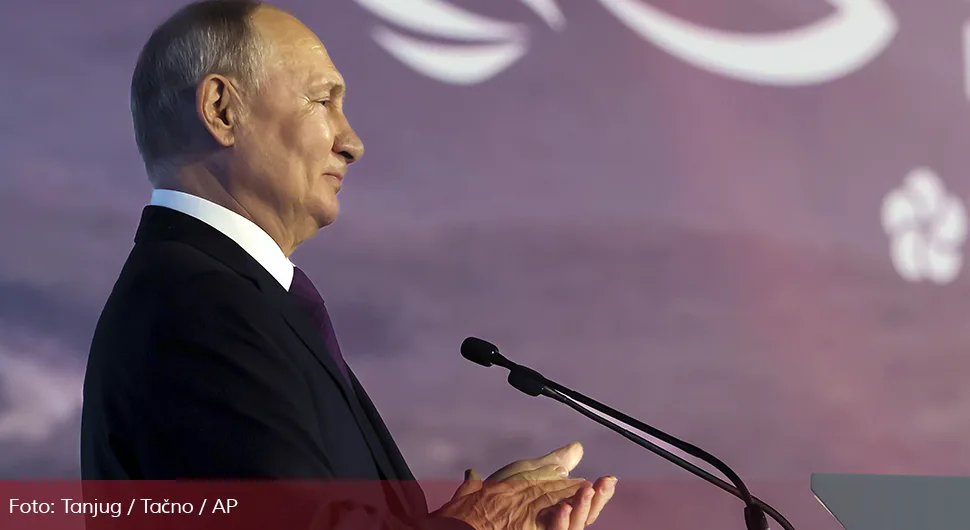Putin prvi put napušta Rusiju nakon optužnice
