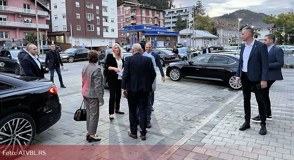 Višković i Cvijanovićeva stigli u Zvornik na miting 