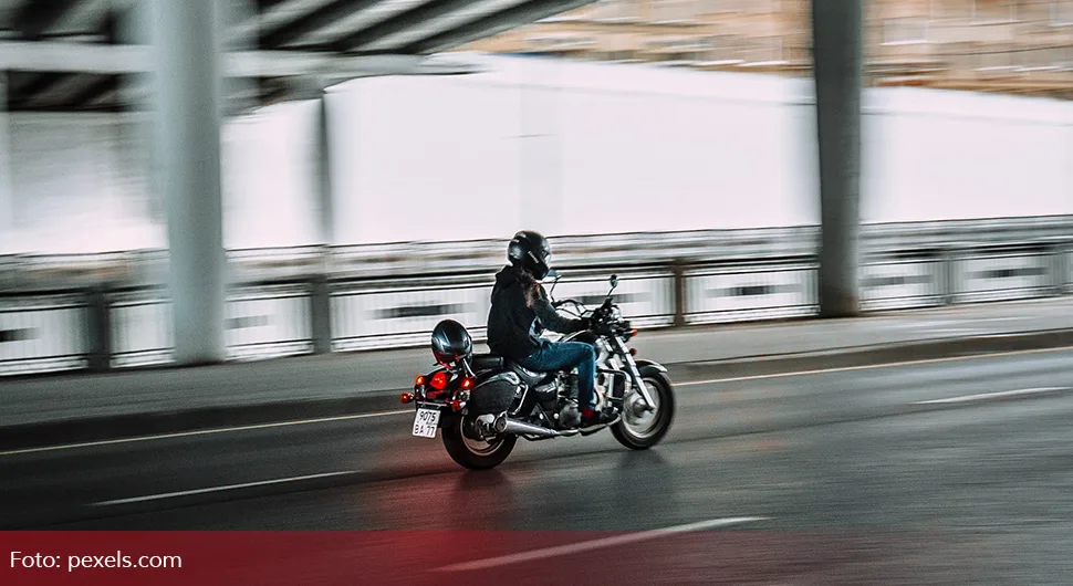 Мотоциклисти увелико на путевима: Шта је важно за безбједну вожњу