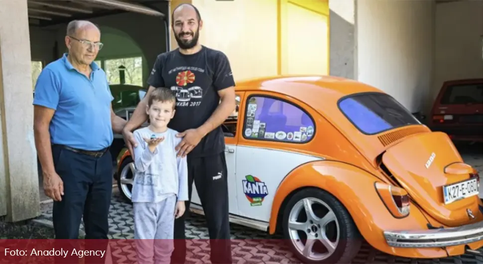 Отац и син из Лакташа старим аутомобилима удишу нови живот