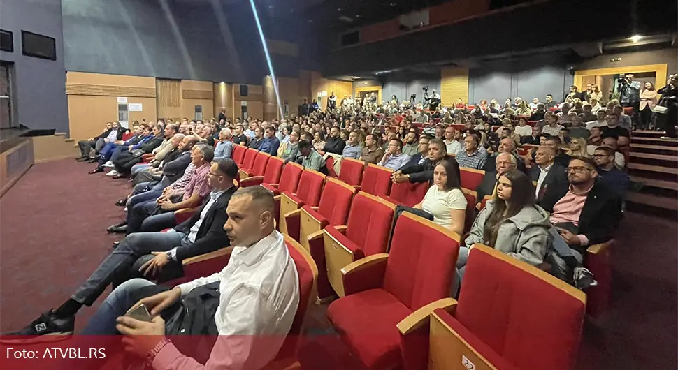 На СНСД-овoј трибини без већине истакнутих чланова бијељинског СНСД-а