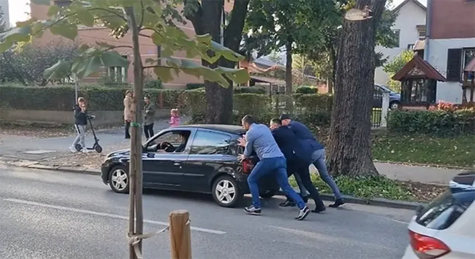 Banjalučaninu stao auto, pogurali ga Đajić, Ninković i Topić
