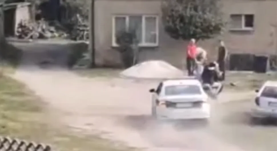 Motorista pobjegao policiji, radnici na mješalici gledali u nevjerici