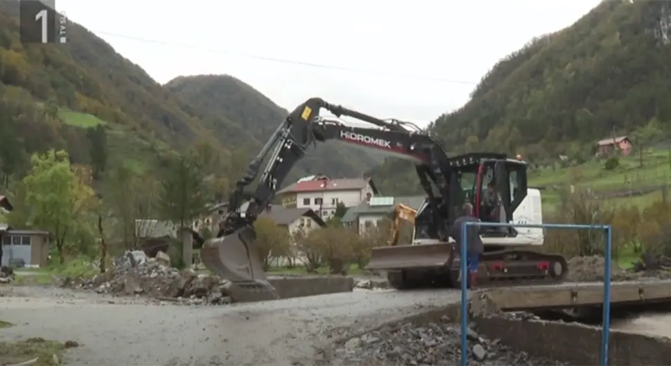 Нови проблеми у Словенији: Клизишта затрпала куће, у Кочевју поплављено више од 30 објеката