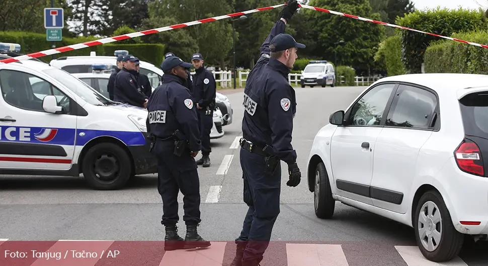 Užas u Francuskoj: Jedna osoba ubijena u napadu nožem u školi